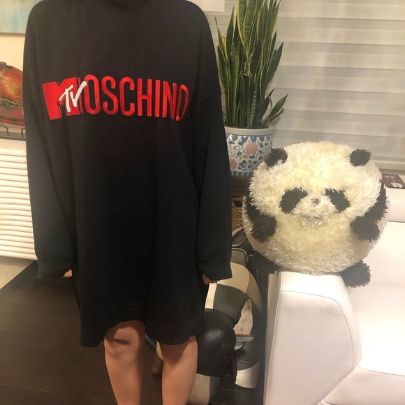 H&M x Moschino Oversized Sweatshirt Dress - Picture 5 of 6